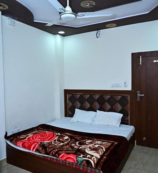 ホテル Oyo  Raj Laxmi Residency