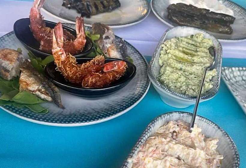 فندق V Beach
