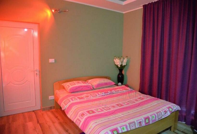 تختخواب و صبحانه As Club