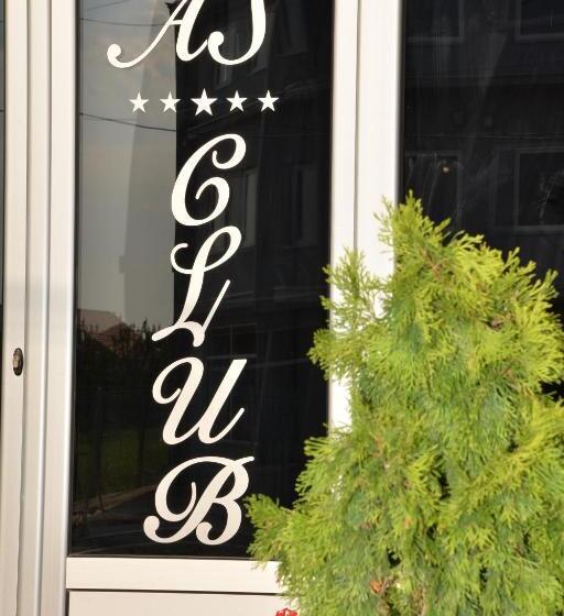 تختخواب و صبحانه As Club