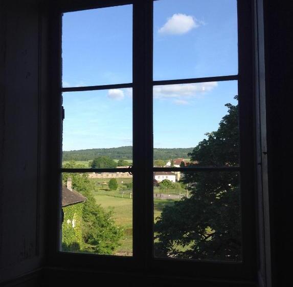 مبيت وإفطار Chateau De Frasne