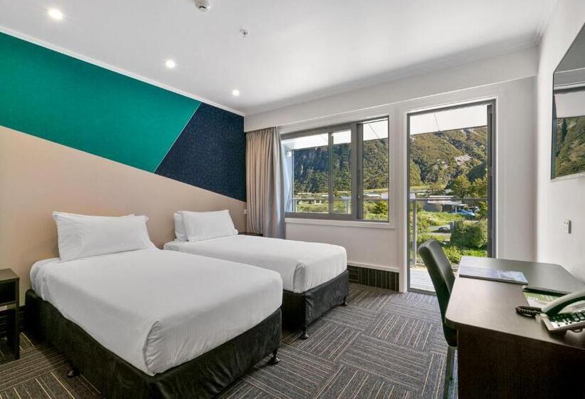 Mt Cook Lodge And Motels