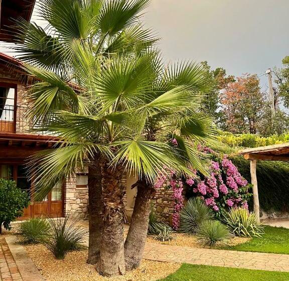 Пансион Villa Mario Resort