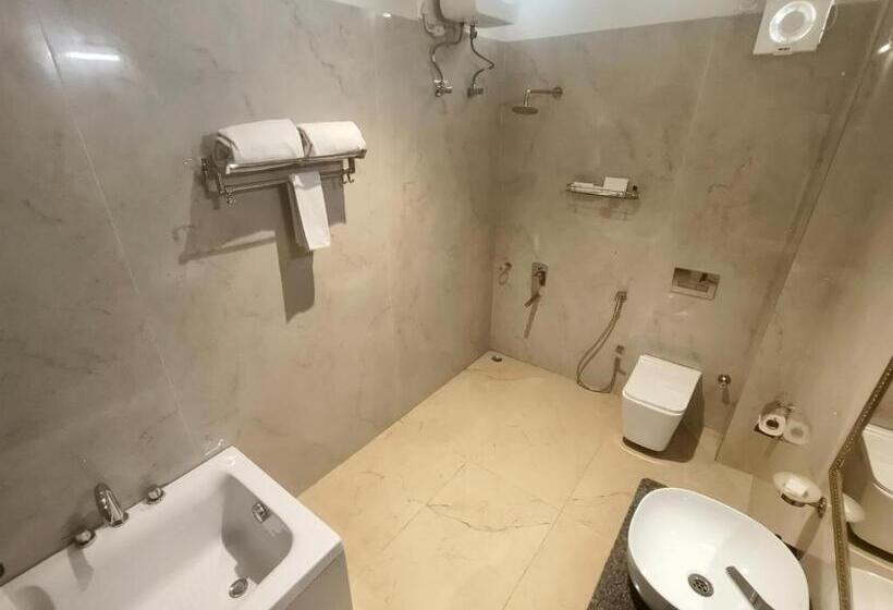 אתר נופש La Nicholas Lake View By Summit Hotels