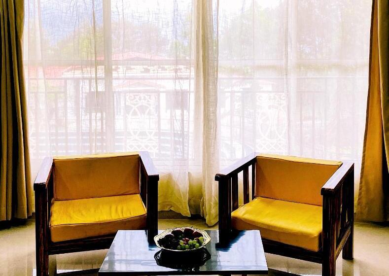 אתר נופש La Nicholas Lake View By Summit Hotels