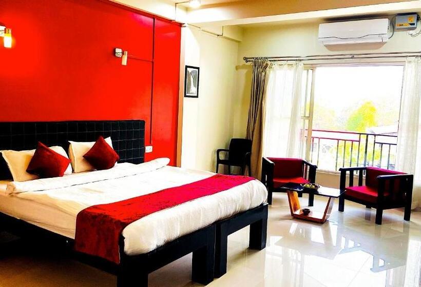 אתר נופש La Nicholas Lake View By Summit Hotels