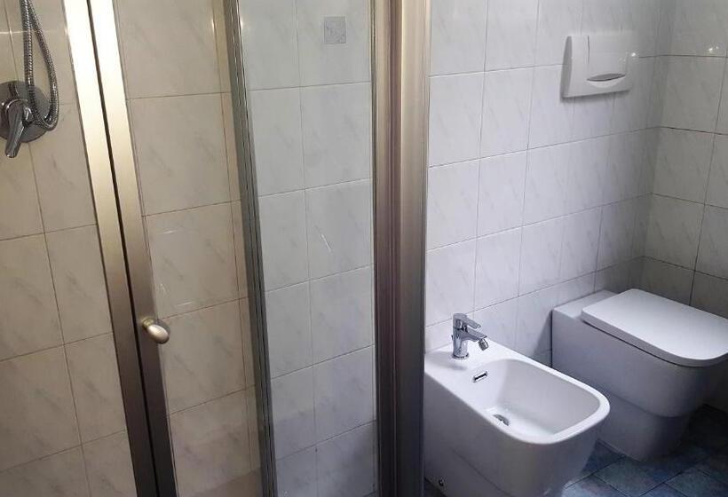 تختخواب و صبحانه Iggh Il Glicine Guest House