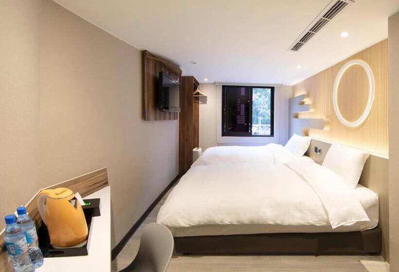 هتل Alishan Shermuh Tourist