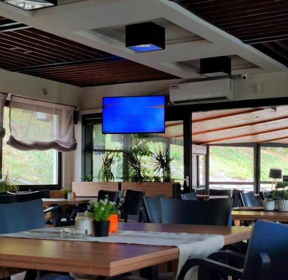 هتل Cruiser Restoran