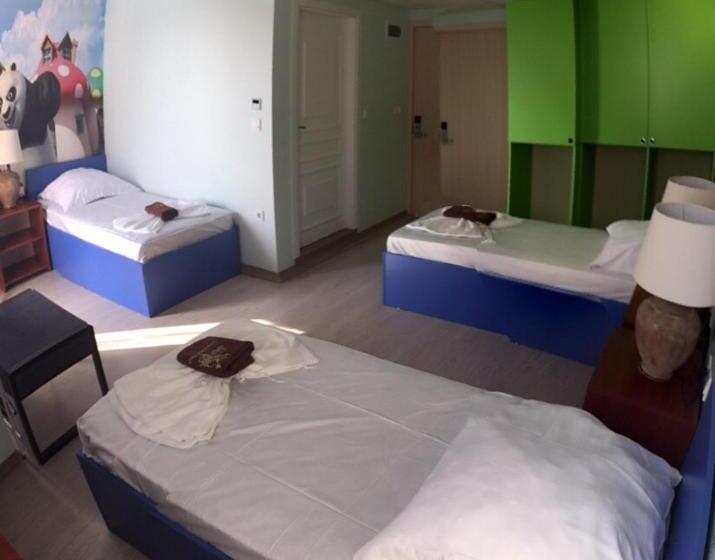 هتل Therma Camp And Pool In Therma Village   Free Parking & Free Beach