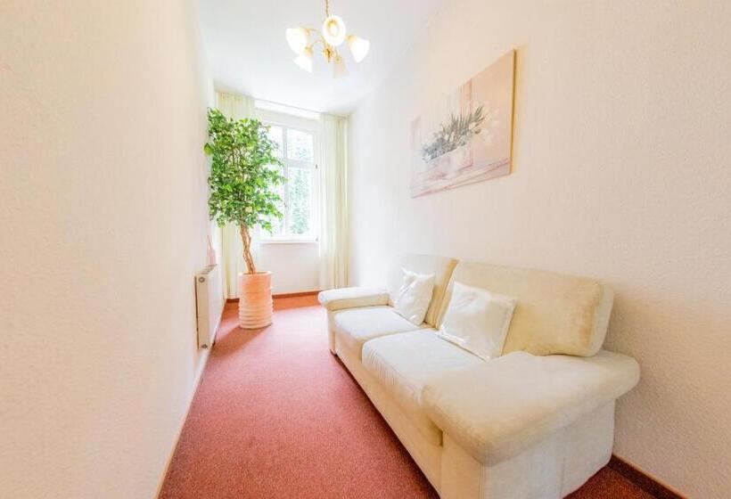 Отель Centro Furth Nurnberg