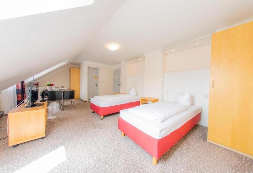 Отель Centro Furth Nurnberg