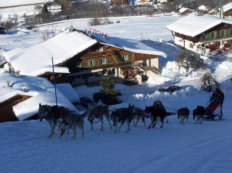 فندق Hôtel Les Bernards
