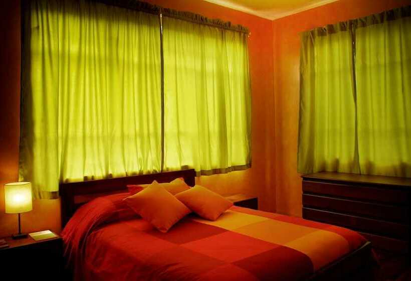 هتل La Casa Amarilla