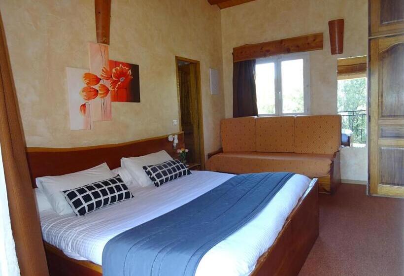 ホテル Les Chambres D Hotes Au Bois Fleuri