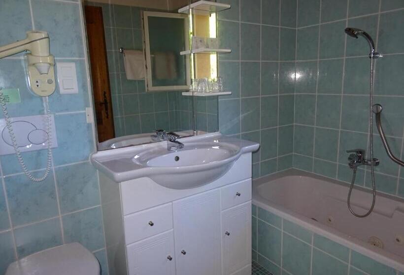 ホテル Les Chambres D Hotes Au Bois Fleuri