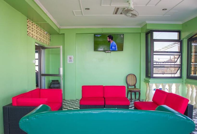 هتل Regency Suites