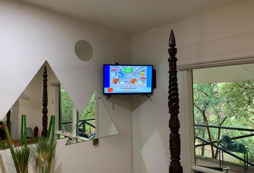 Weeroona Bed And Breakfast