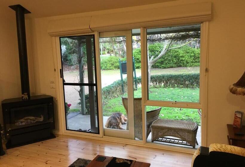 Weeroona Bed And Breakfast