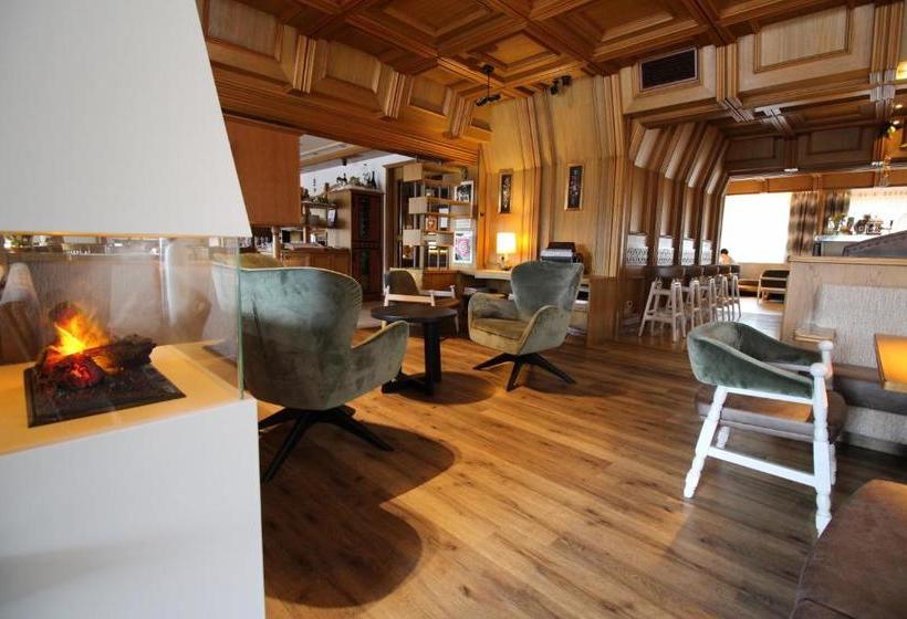 هتل Astor Suites B&b