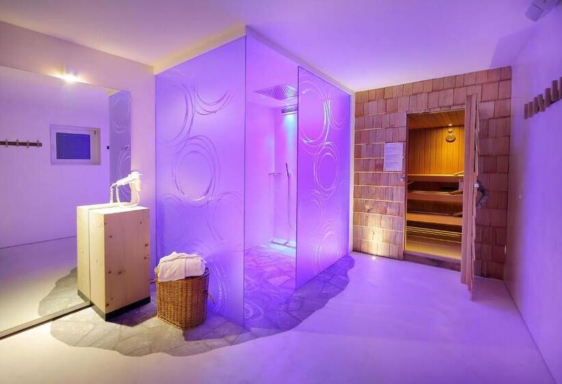 هتل Astor Suites B&b