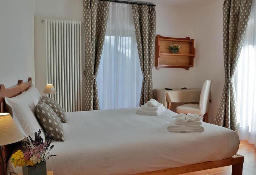 בית מלון כפרי Roseg