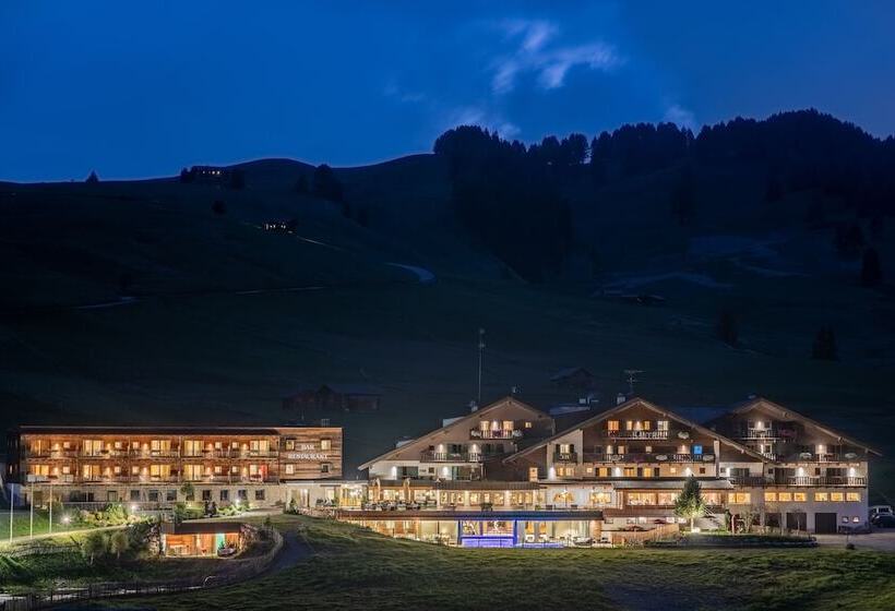 هتل Saltria   Your Alpine Experience