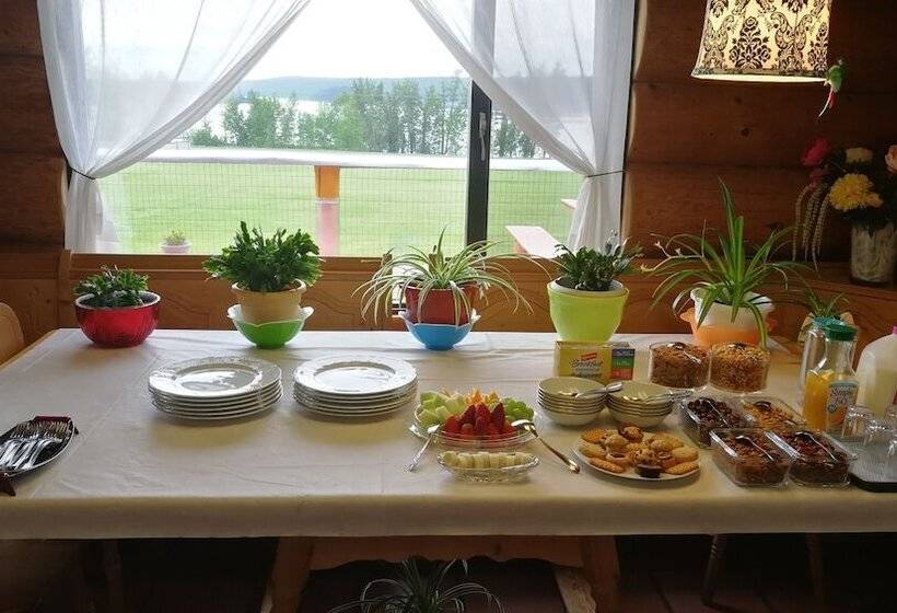 בית מלון כפרי Cariboo Log Guest House
