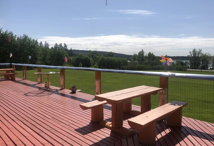 בית מלון כפרי Cariboo Log Guest House