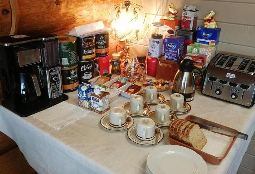 בית מלון כפרי Cariboo Log Guest House