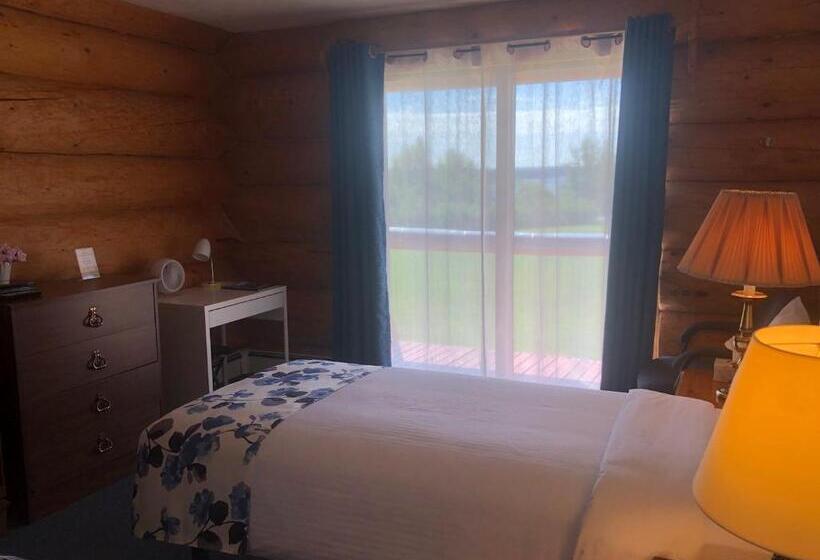 בית מלון כפרי Cariboo Log Guest House