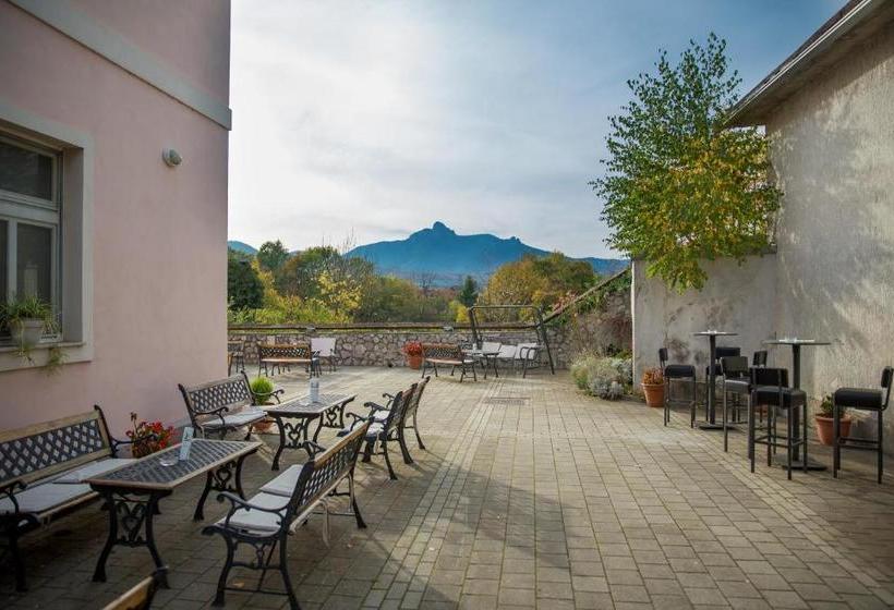 בית מלון כפרי St. Hubert Hunting Lodge