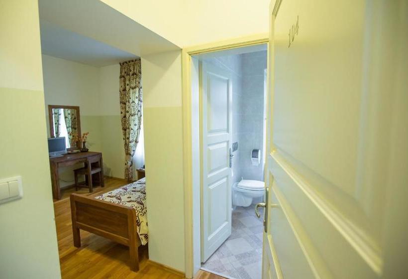 בית מלון כפרי St. Hubert Hunting Lodge