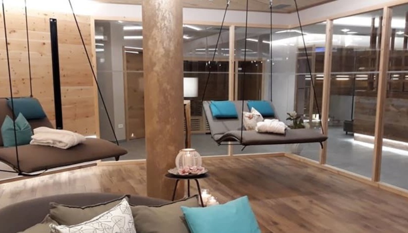 Отель Molaris Lodge