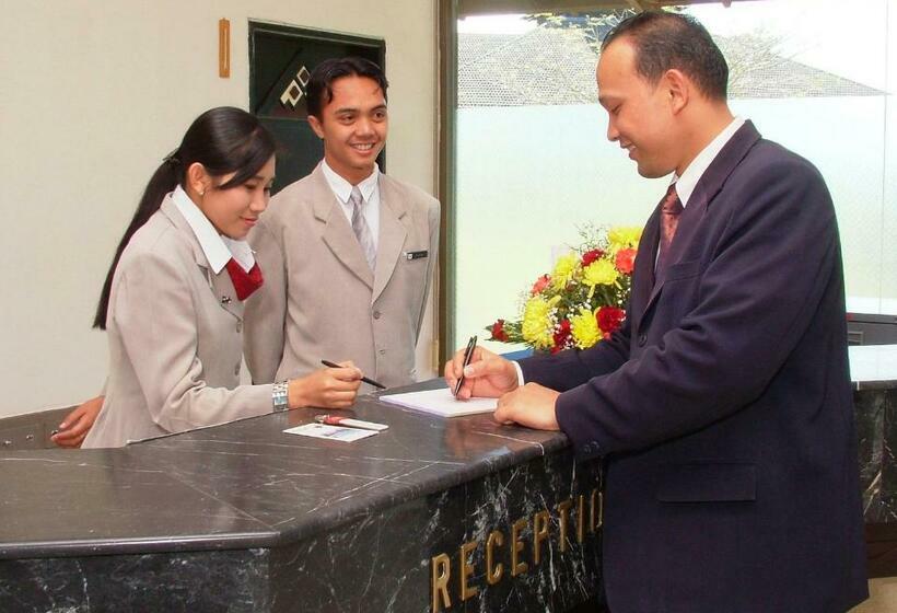 هتل Sibayak Internasional