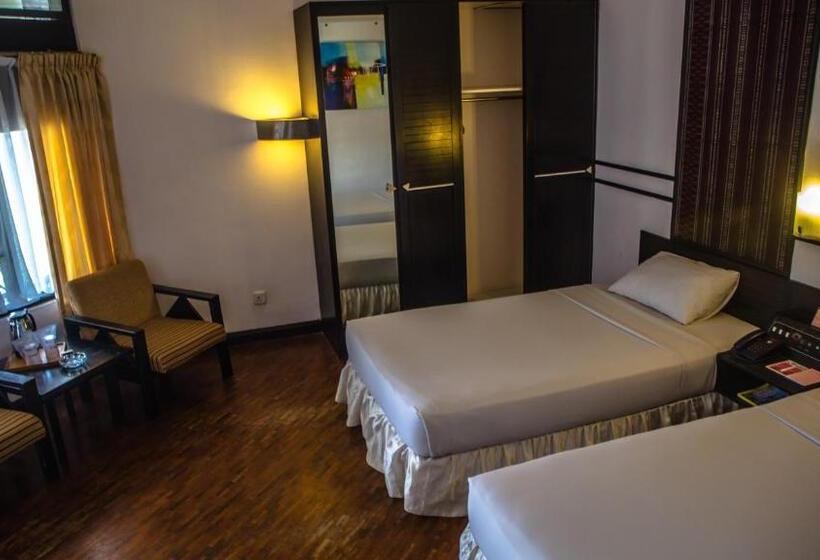 هتل Sibayak Internasional