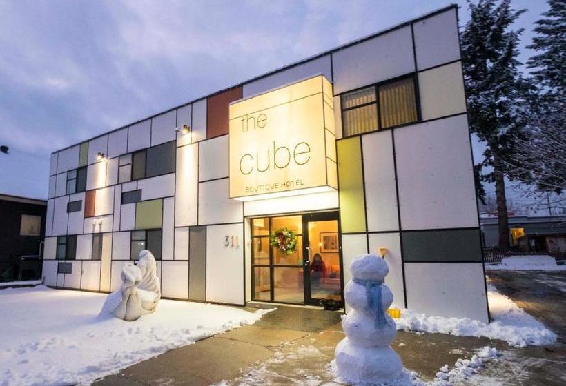 هتل The Cube In Revelstoke