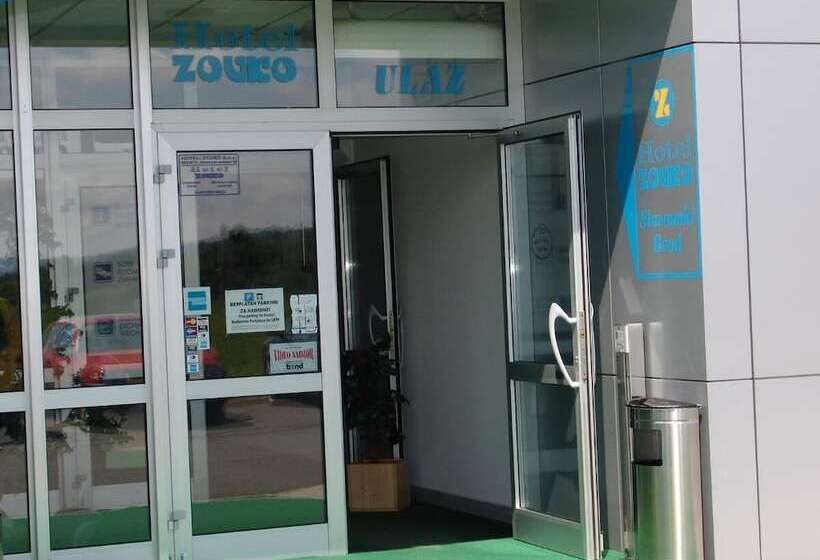 ホテル Zovko