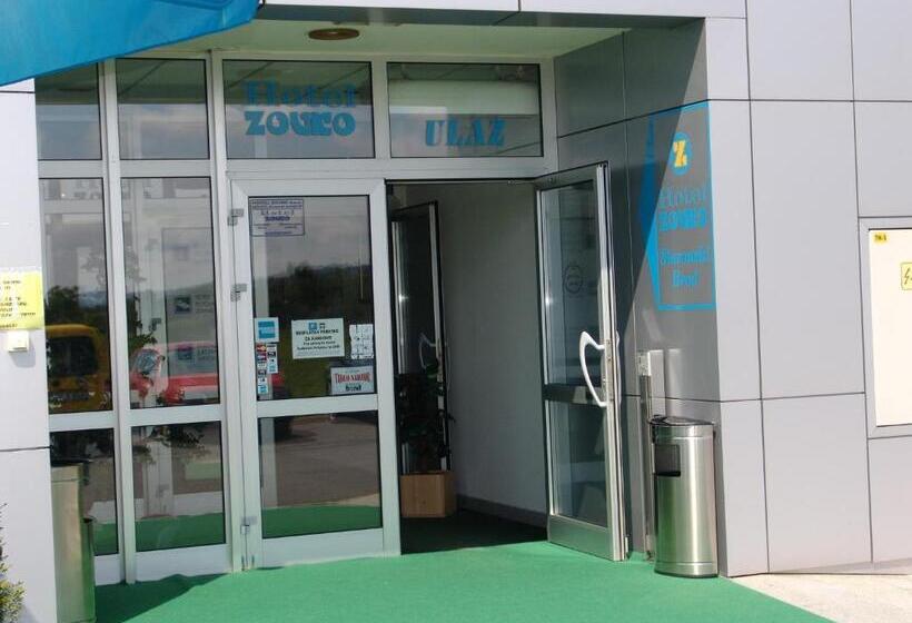 ホテル Zovko