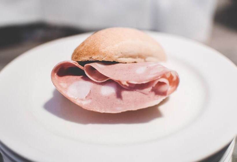 هتل Bacco Rooms And Breakfast