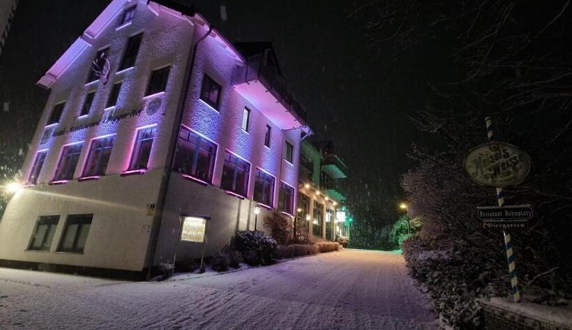 호텔 Bigger Hof   Wirtshaus Platzhirsch Am Jahnplatz