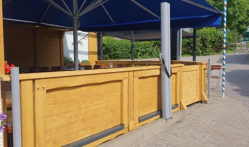 호텔 Bigger Hof   Wirtshaus Platzhirsch Am Jahnplatz