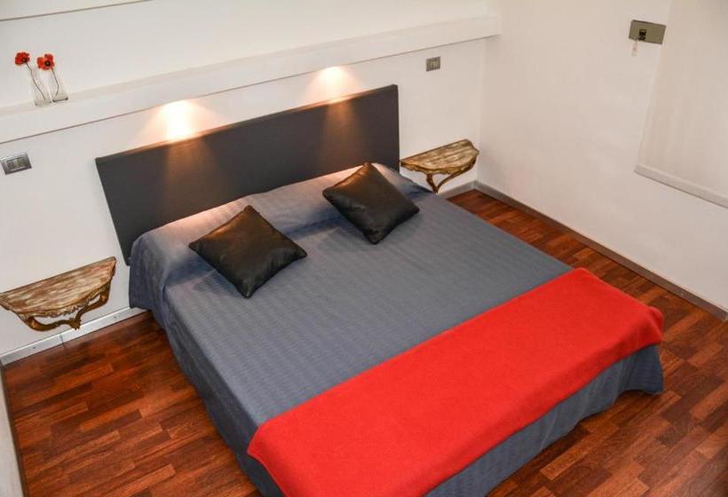 هتل Sembenini Palace