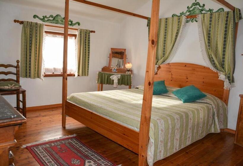 هتل Sembenini Palace