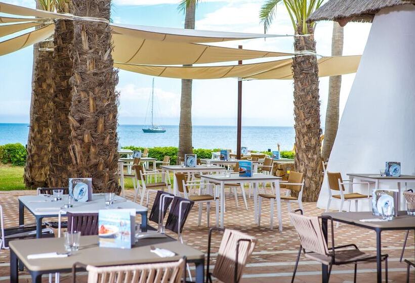 هتل The Oasis By Don Carlos Resort