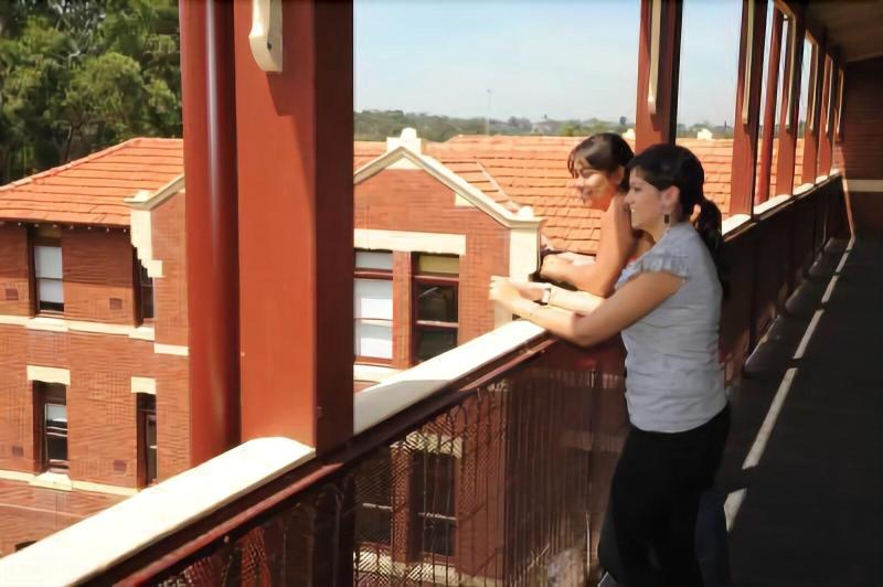 Отель Yarra House Campus Summer Stays