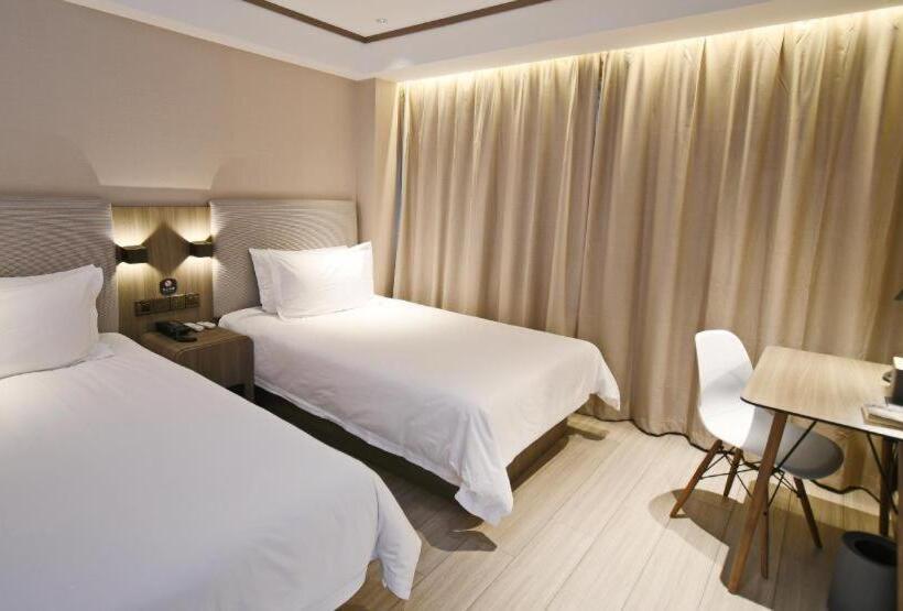 Hanting Hotel Shijiazhuang Jianhe Bridge Metro Station