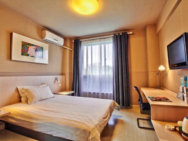 Отель Jinjiang Inn Tiantai Passenger Center