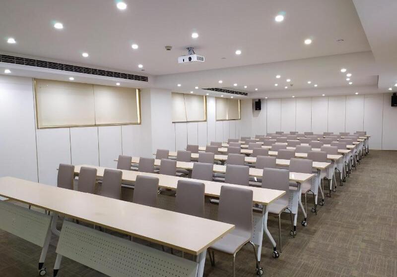 호텔 Ji  Suqian Bus Station