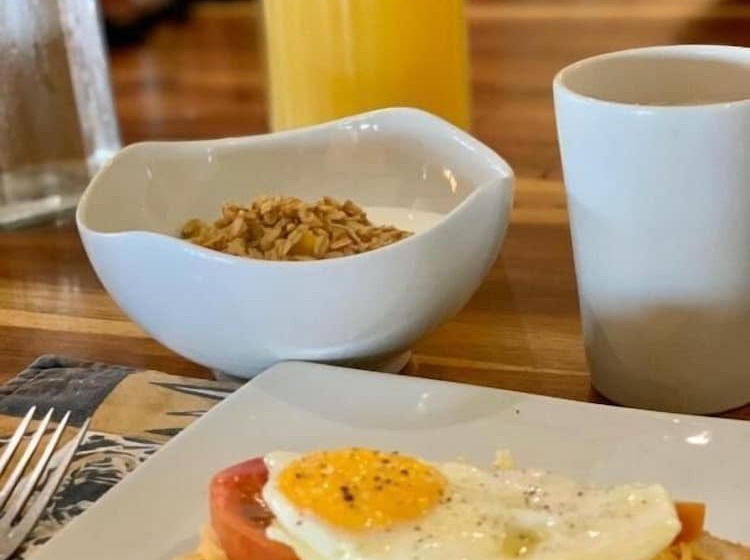 酒店 Africa Awaits Lodge & Safaris